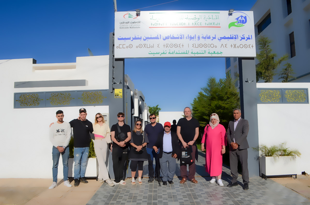 القطب الاجتماعي بتفرسيت يستقبل وفد بلجيكي يضم أساتذة وطلبة